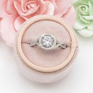 JADA Violet Twist Ring